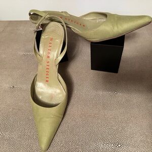 Walter Steiger Sling-back Pumps. Size 40. Color: Lime.